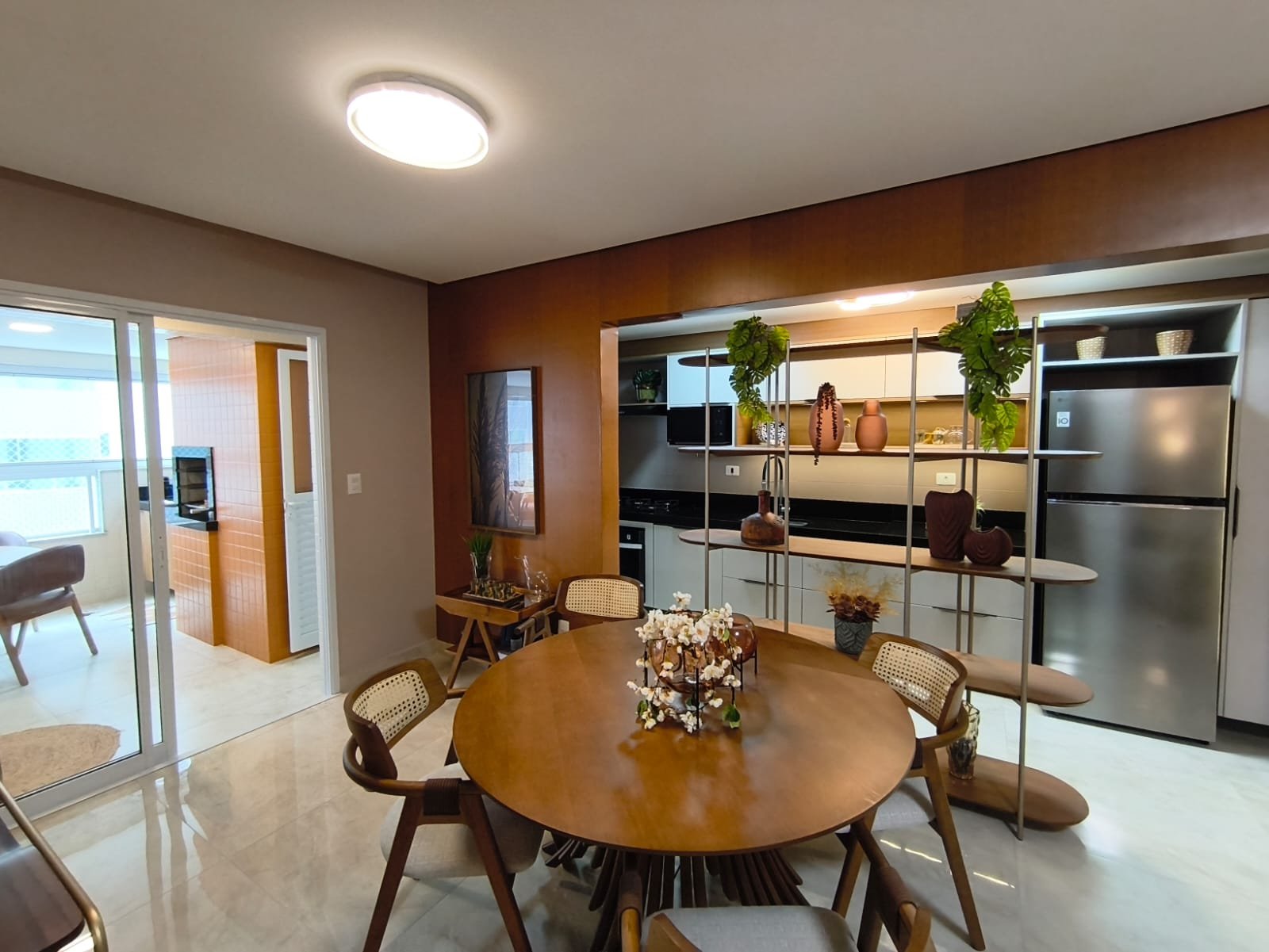 Sala jantar e cozinha